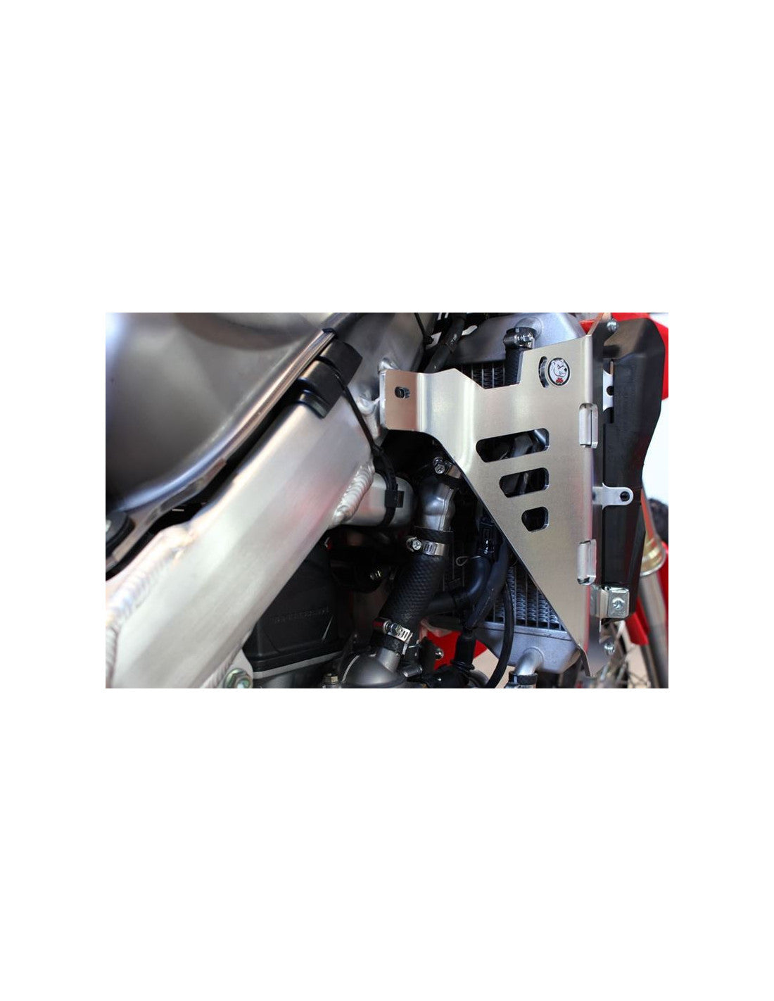Right side view of the radiator braces in aluminum for Honda CRF450L - CRF450XR