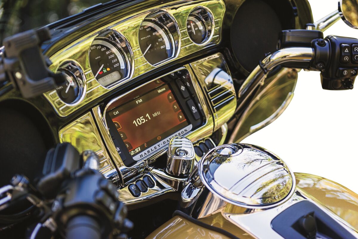 KURYAKYN TRIM TRI-LINE GAUGE ACCENT - F KUR7284