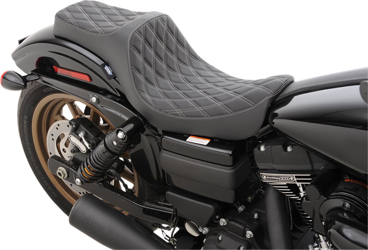 DRAG SPECIALTIES SEATS SEAT PREDATOR III DOUBLE DIAMOND BLACK/SILVER 0803-0603