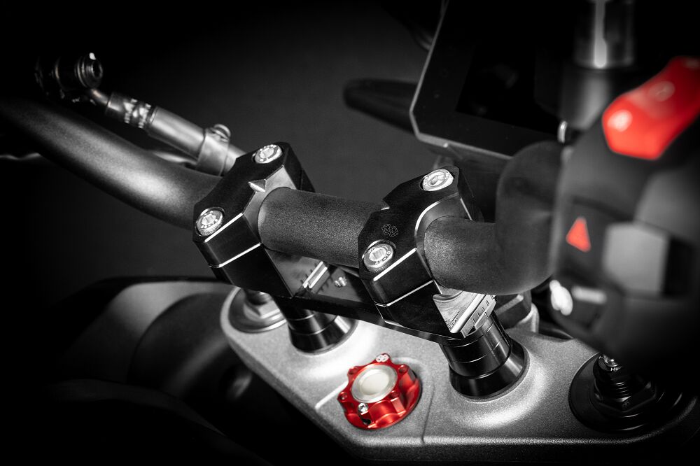 GILLES TOOLING 2DGT HANDLEBAR RISERS SUZUKI 2DGT-19-B