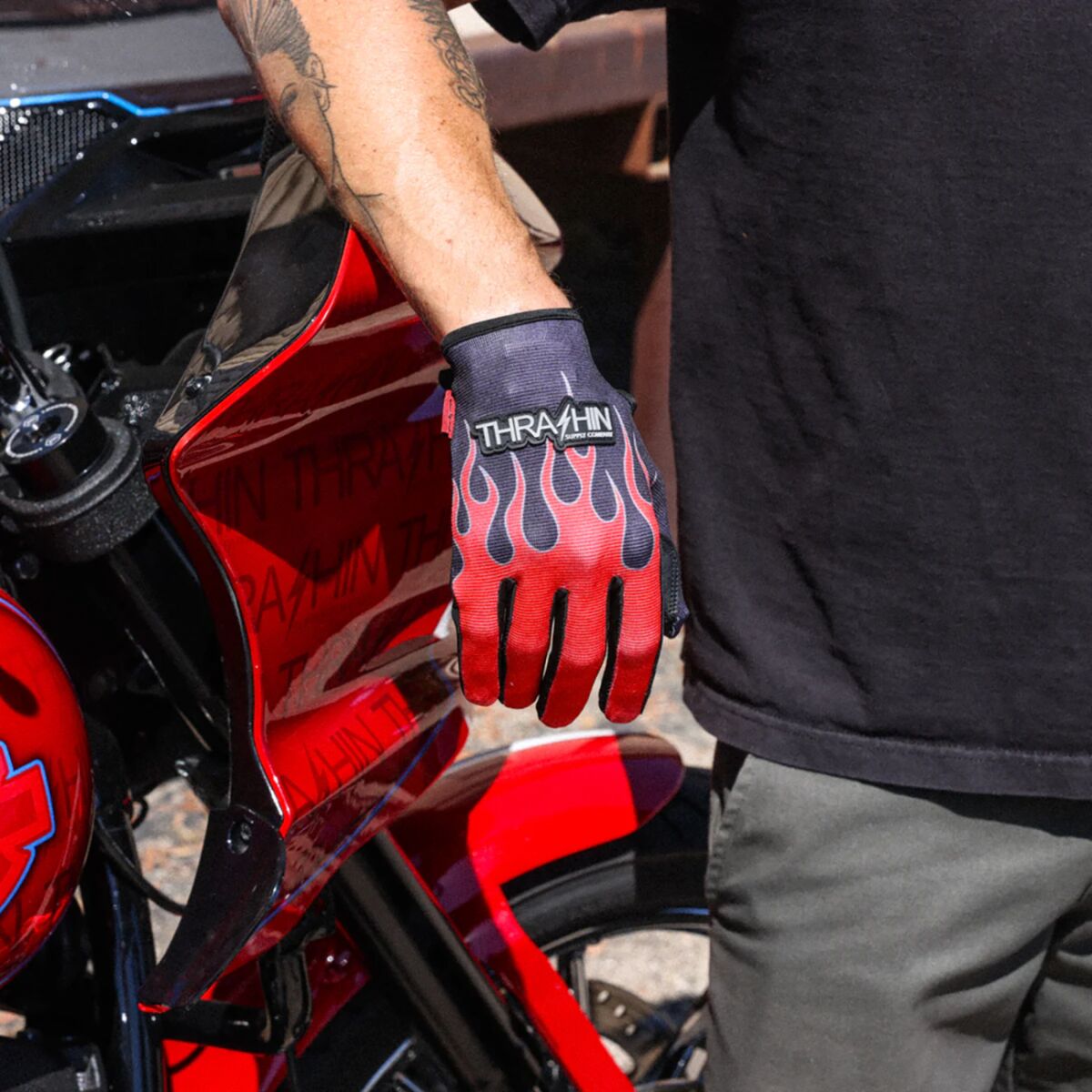 THRASHIN SUPPLY CO GLOVE FLAME STEALTH LEATHER PALM RED SMALL SV1-21-08