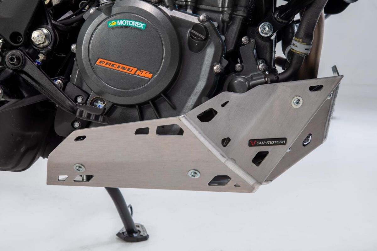 SW-MOTECH ENGINE GUARD SILVER KTM 390 Adv MSS.04.958.10000