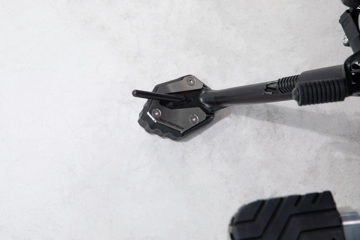 SW-MOTECH SIDE STAND FOOT EXT BLACK/SILVER Yamaha Tracer 9 STS.06.921.10000