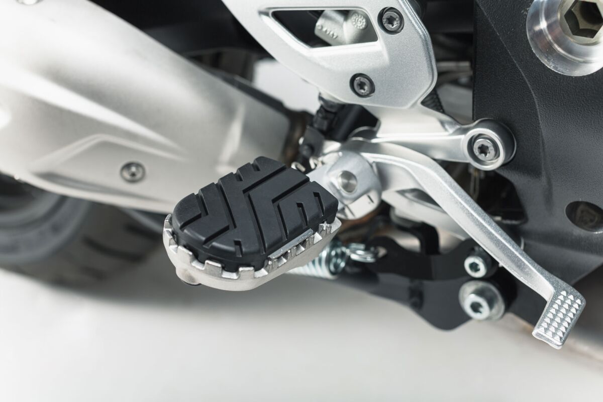 SW-MOTECH FOOTREST KIT ION FRS.07.011.10701/S