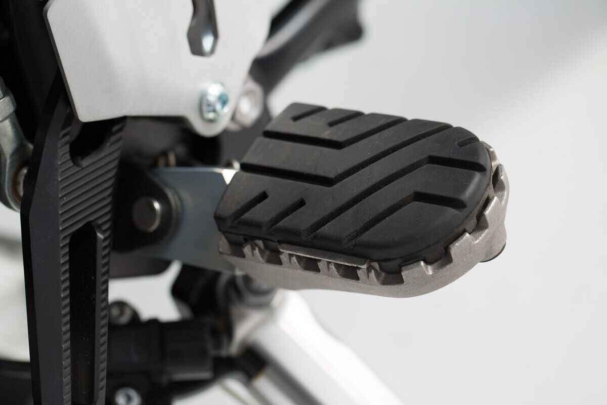 SW-MOTECH FOOTREST KIT ION FRS.11.011.10103/B