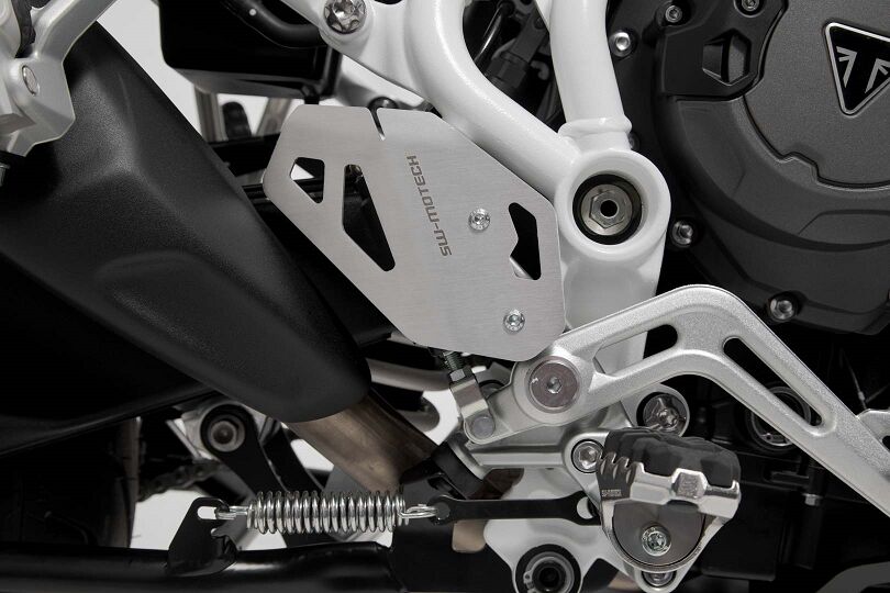 SW-MOTECH BRAKE RESERVOIR GUARD SCT.11.953.10000/B