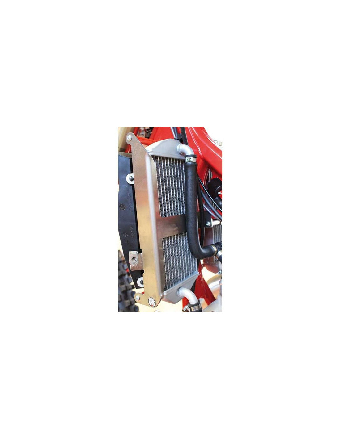 Side view of the radiator braces in aluminum for GasGas EC250 - EC300 - EC300 Ranger