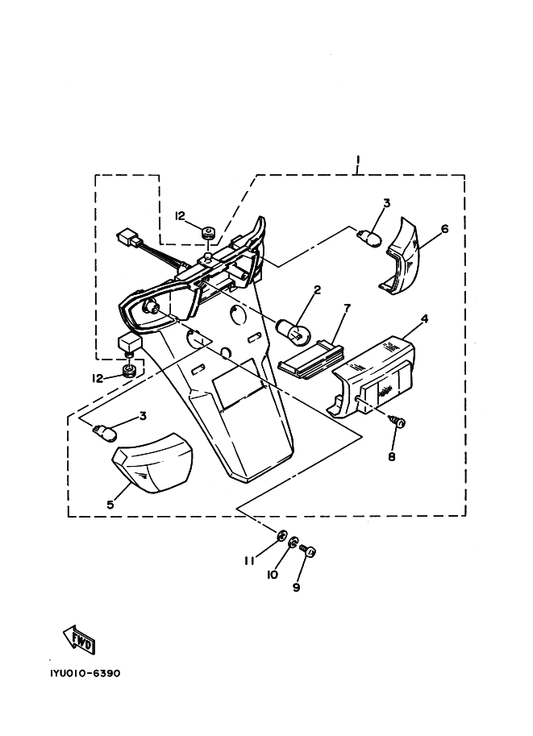 Yamaha 1YU-83332-00 . レンズ,フラツシヤ — shown on the テールライト parts diagram