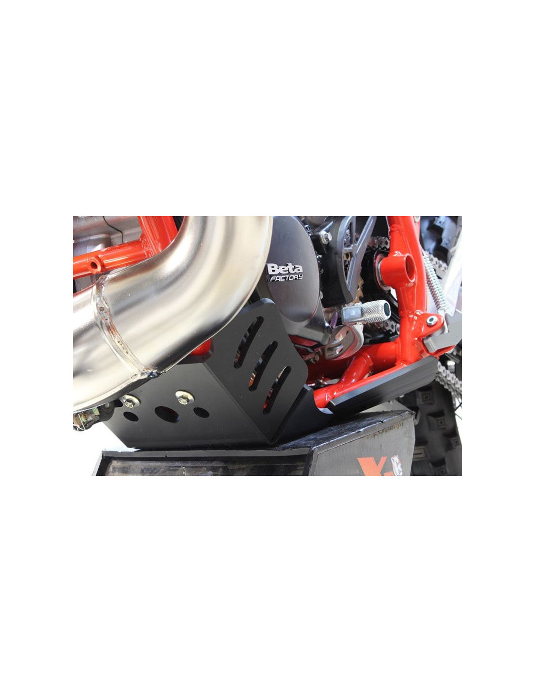 Côté gauche du sabot noir en plastique PEHD avec protection de biellette pour Beta 250 - 300RR