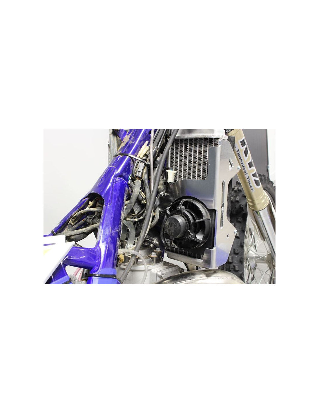 Right side view of the radiator braces in aluminum for Sherco SE250 - SE300 Racing