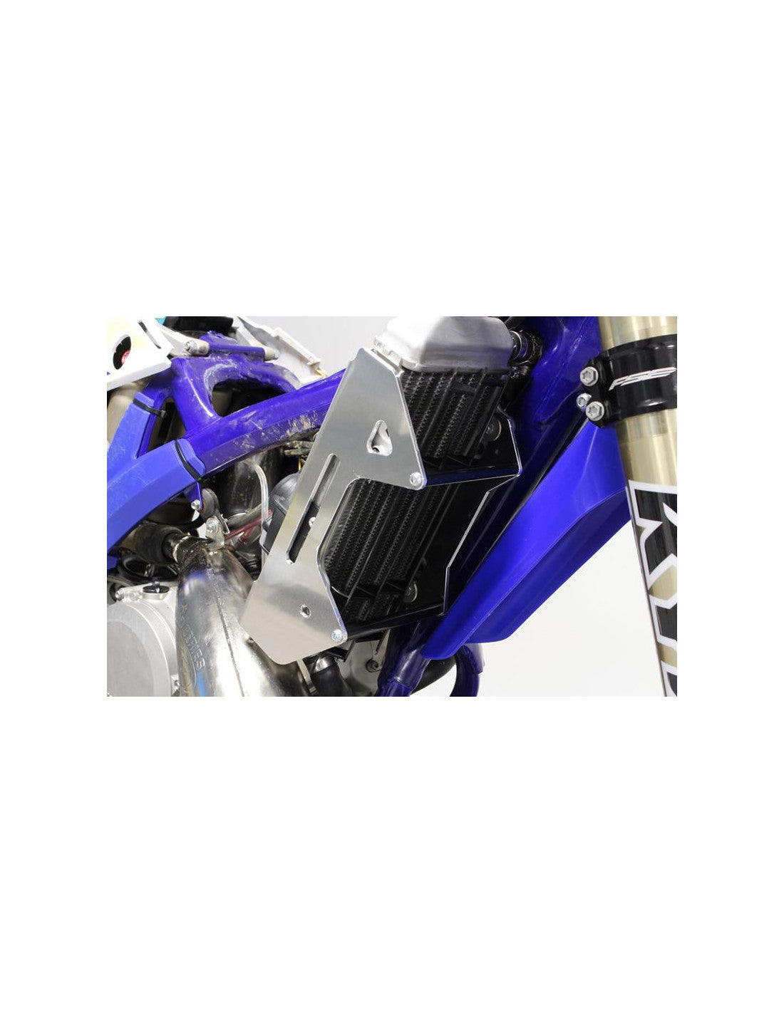Vue avant droite des protections de radiateurs en aluminium pour Sherco SE250 - SE300 Racing