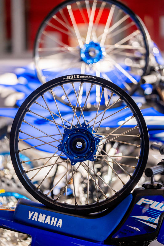 ENVY 21" & 18" wheel set, Blue hubs, Black rims