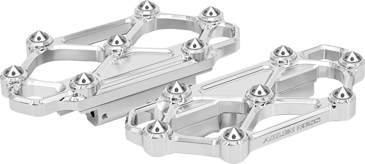 ARLEN NESS FLOORBOARD PASSENGER DIAMOND CHROME 410-059