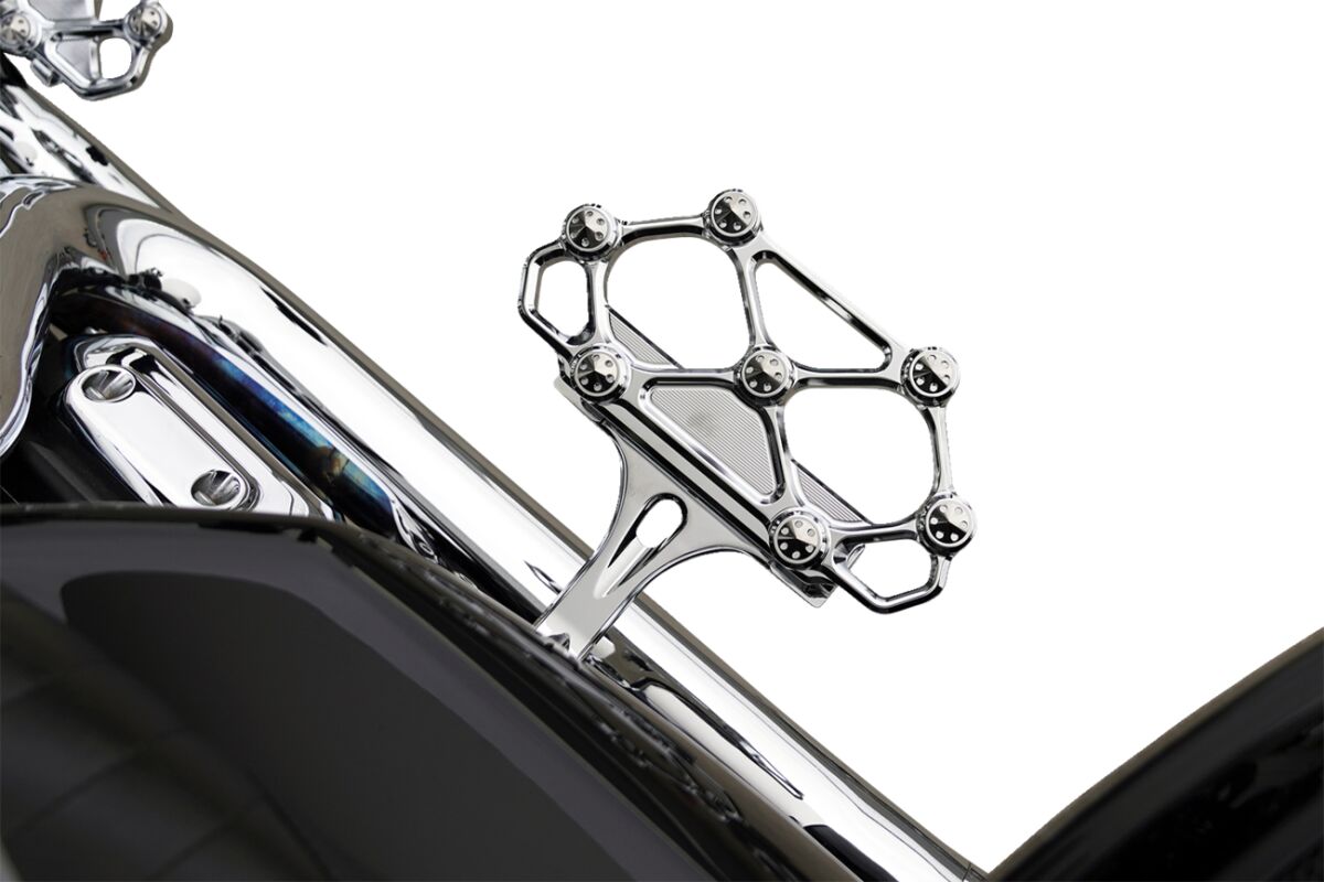 ARLEN NESS FLOORBOARD PASSENGER DIAMOND CHROME 410-059