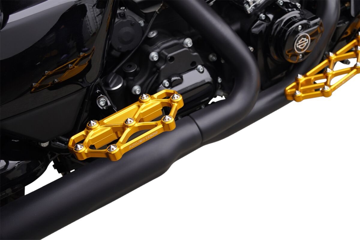 ARLEN NESS FLOORBOARD PASSENGER DIAMOND GOLD 410-061