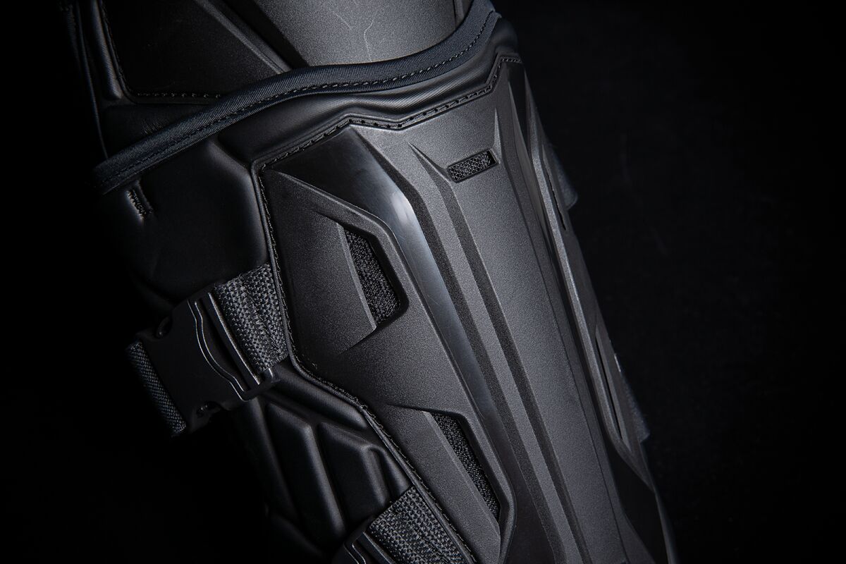 ICON KNEE FIELD ARMOR3 BLACK S/M 2704-0494