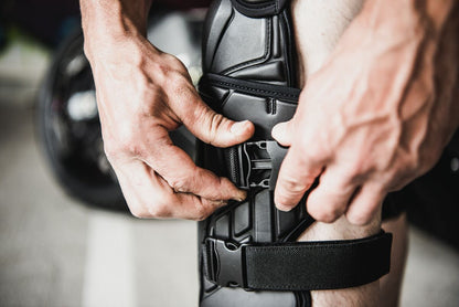 ICON KNEE FIELD ARMOR3 BLACK L/XL 2704-0495
