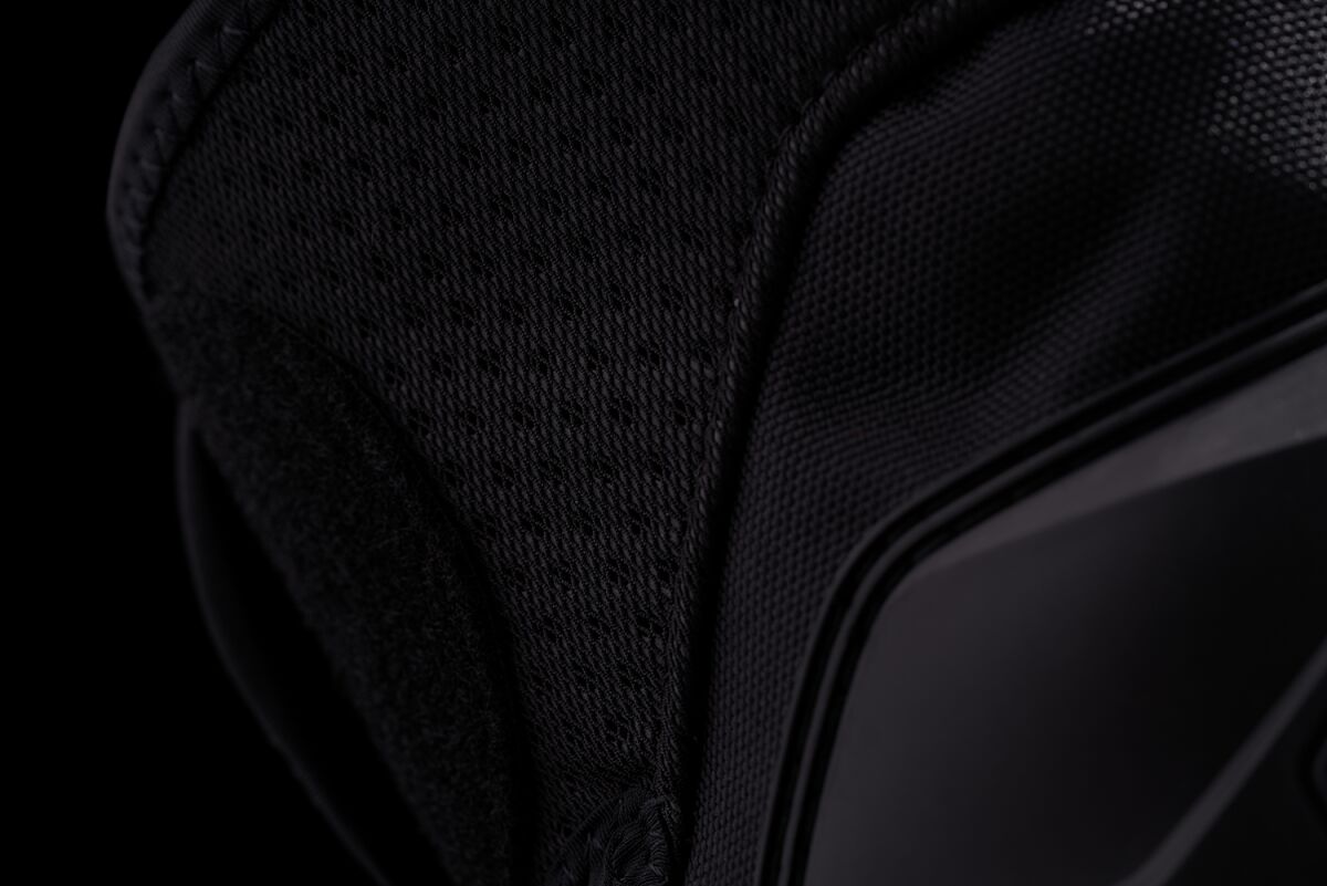 ICON KNEEPAD CLOVERLEAF2 CE BLACK S 2704-0567