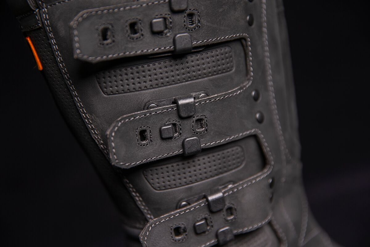 ICON BOOT ELSINORE2 CE BLACK 9.5 3403-1212