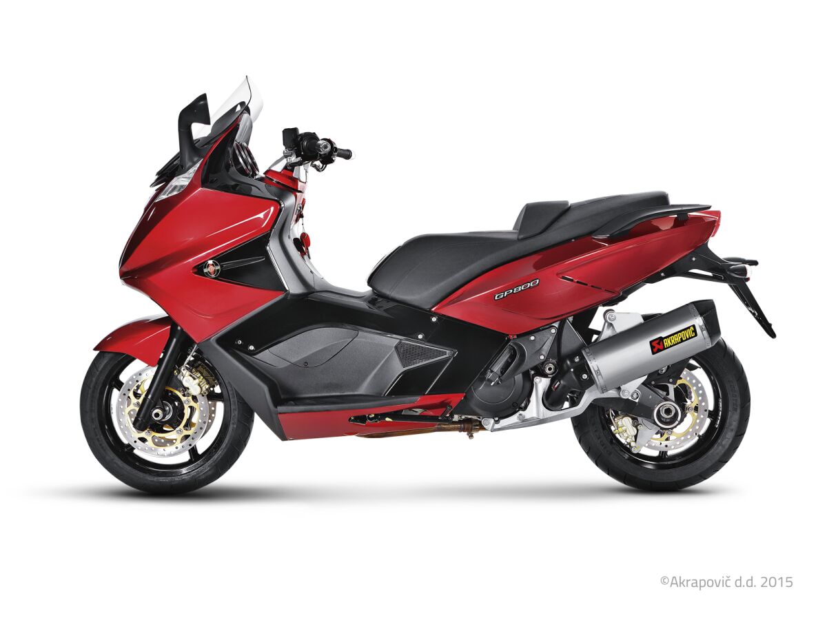 AKRAPOVIC SLIP-ON LINE MUFFLER STAINLESS STEEL CARBON END CAP S-A8SO2-HWSS