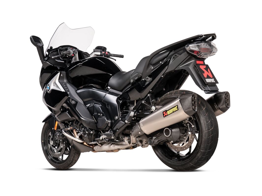 AKRAPOVIC SLIP-ON LINE DUAL MUFFLER TITANIUM CARBON END CAP S-B16SO5-HZAAT