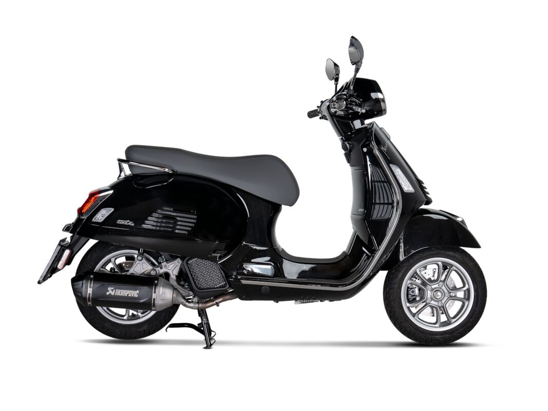 AKRAPOVIC SLIP-ON LINE MUFFLER STAINLESS STEEL CARBON END CAP S-VE125SO4-HWSSBL