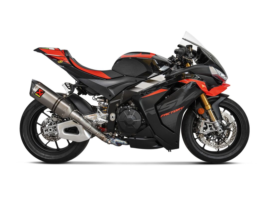 AKRAPOVIC SLIP-ON LINE MUFFLER TITANIUM & CARBON END CAP S-A10SO15-RT