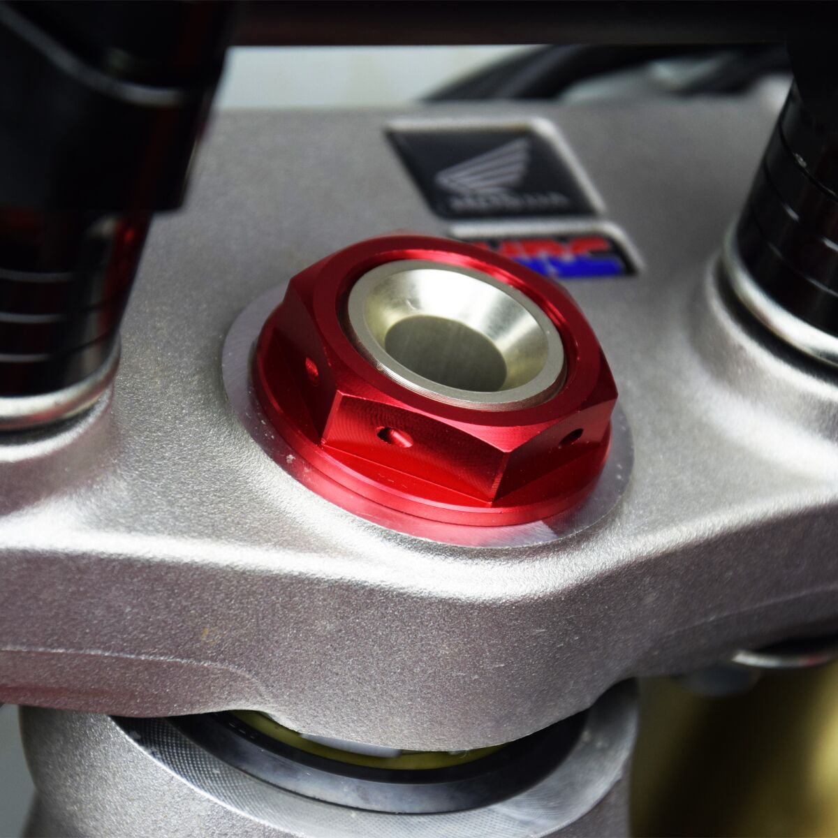 Scar Racing STEERING STEM NUT RED 4.26100N