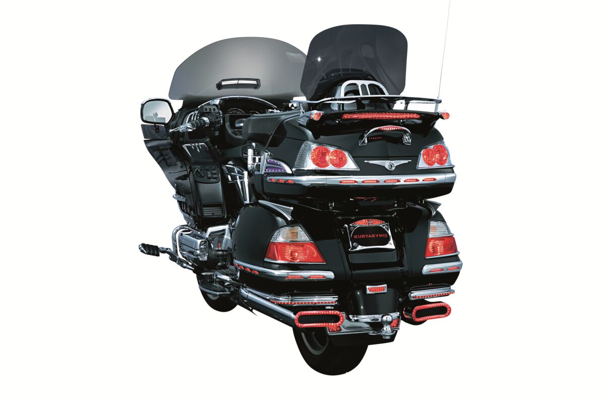KURYAKYN TRIM REAR FENDER - GL 1800 01- KUR9017