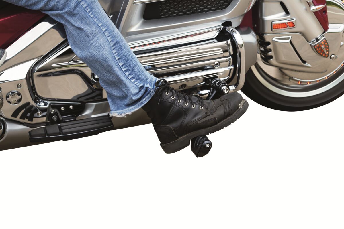 KURYAKYN CRUISE PEG MOUNTS ERGO III WITH TRIDENT DUALLY ISO-PEGS BLACK KUR3990