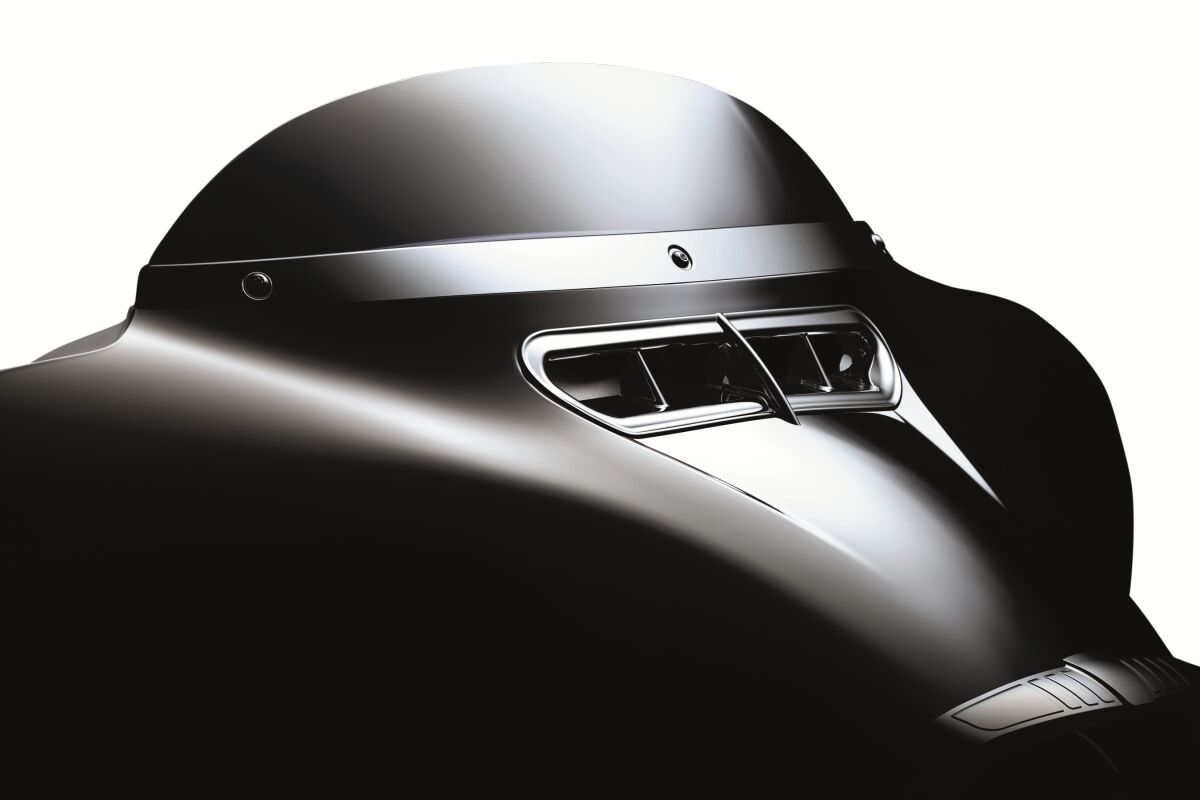 KURYAKYN TRIM WINDSHIELD - FL 14-UP - S KUR1387