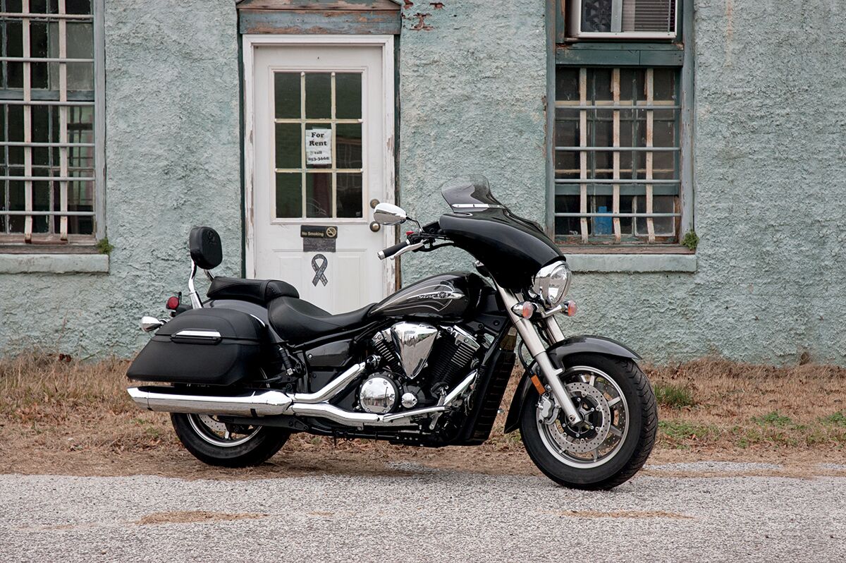 Memphis Shades WINDSHIELD TRIM BATWING-FAIRING SOLID SLIM POLISHED MEM0918