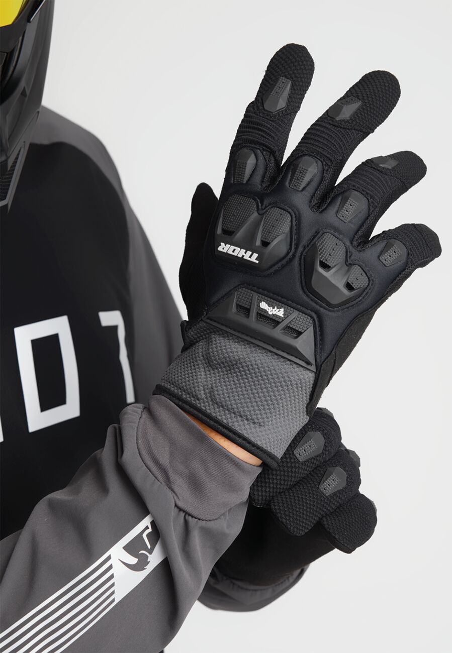 THOR GLOVE TERRAIN BLACK/CHARCOAL M 3330-8244