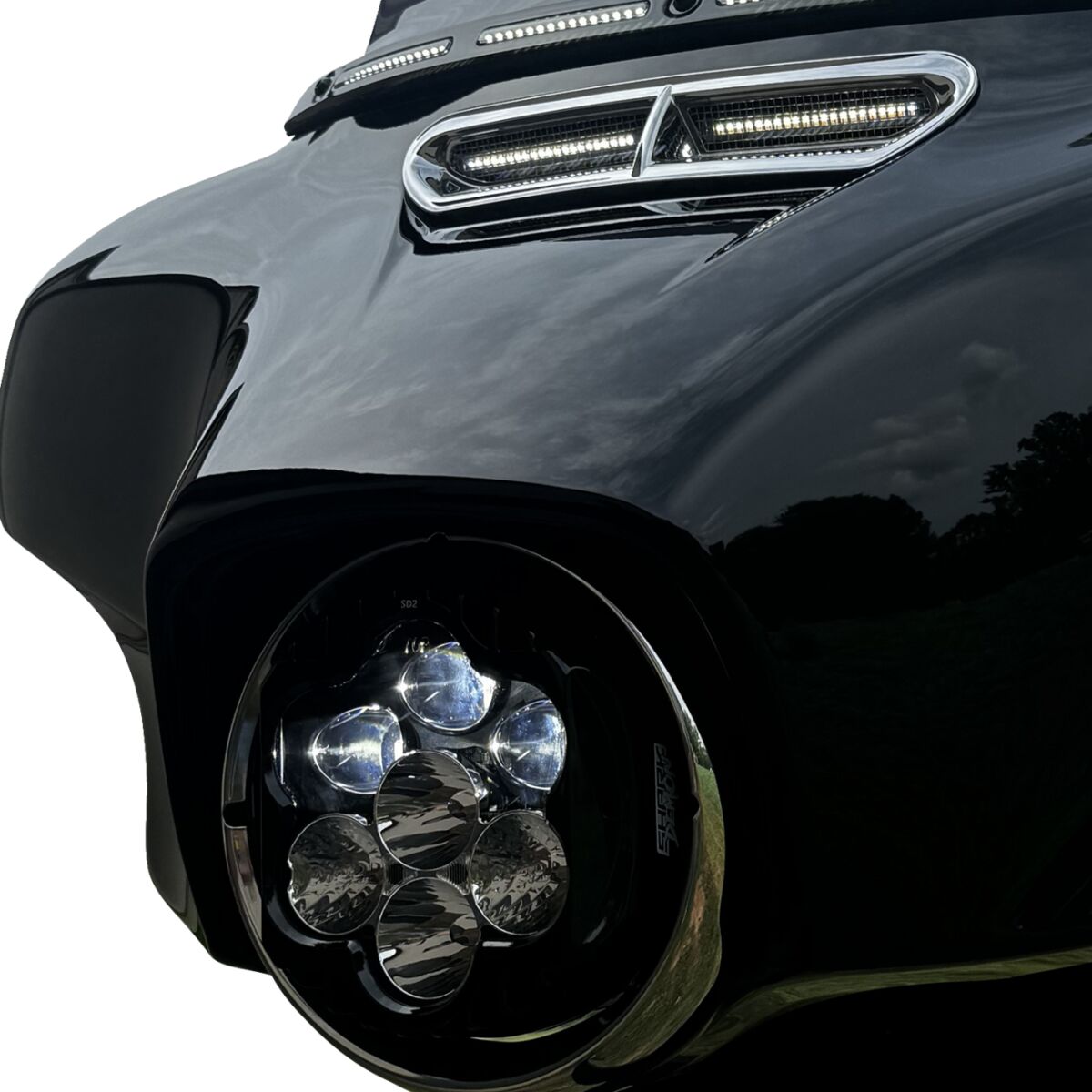 CUSTOM DYNAMICS HEADLIGHT SHARK DEMON LED 94-23 FLH ECE SD2-BW-W-ECE