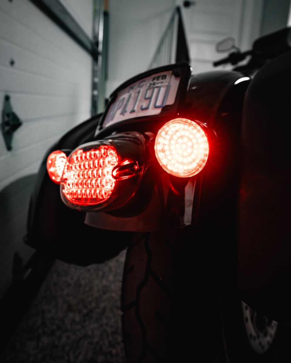 CUSTOM DYNAMICS RADIUS LICENSE PLATE FRAME LED ILLUMINATED LPF-RAD-B-LP