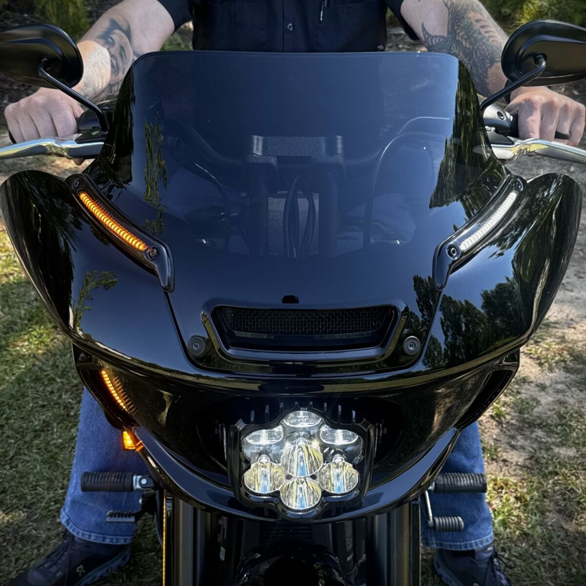 CUSTOM DYNAMICS ECE LOW RIDER ST LED WINDSHIELD TRIM GLOSS G-BLK CD-LRST-ECE-WT-B