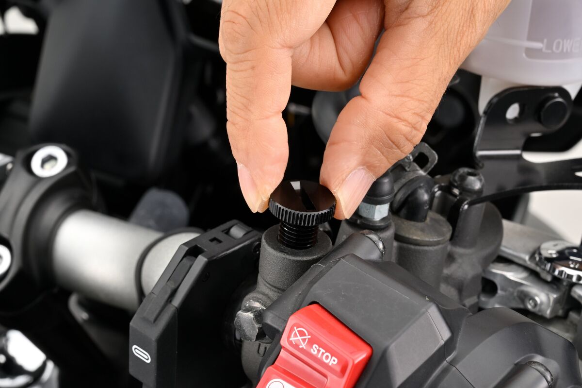 DAYTONA MIRROR PLUG BOLT BLACK LEFT 80943