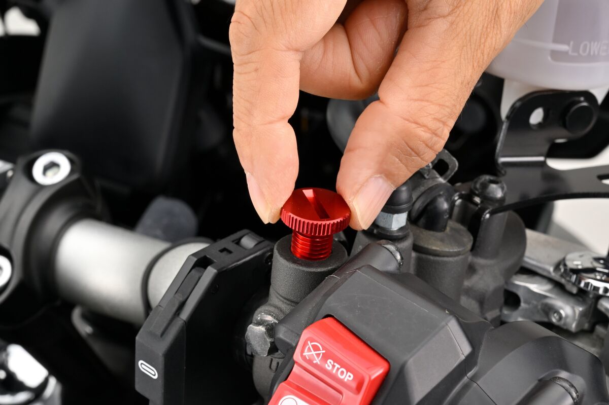 DAYTONA MIRROR PLUG BOLT RED LEFT 80945
