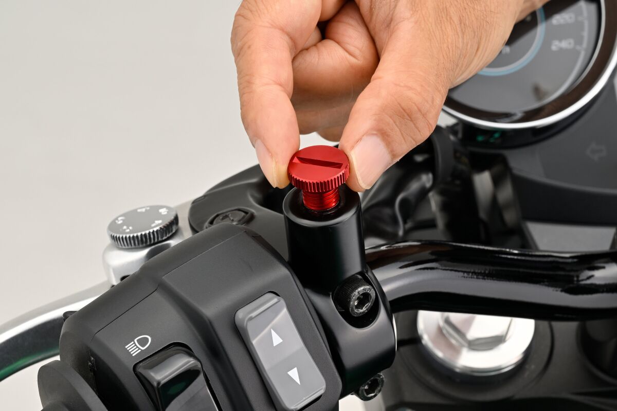 DAYTONA MIRROR PLUG BOLT RED RIGHT 80941
