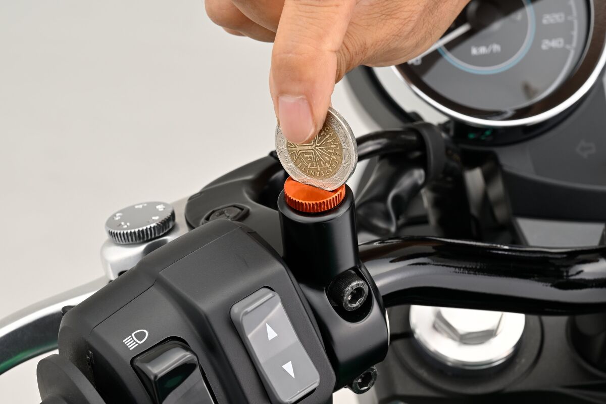 DAYTONA MIRROR PLUG BOLT ORANGE RIGHT 80942