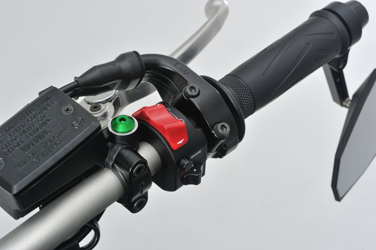 DAYTONA MIRROR PLUG BOLT GREEN LEFT 99801