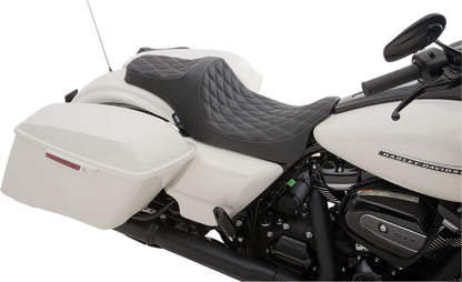 DRAG SPECIALTIES SEATS SEAT PREDATOR III DOUBLE DIAMOND BLACK/SILVER 0801-1115