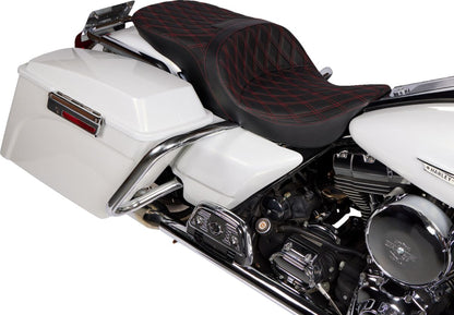 DRAG SPECIALTIES SEATS Seat Freedom Tour, Bk DD w/Rd stch vinyl, FLHT/R/X,FLHTC/U/G 08011507-4676D