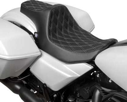 DRAG SPECIALTIES SEATS Seat Predator 3 Double Diamond Silver Vinyl Touring 4686C