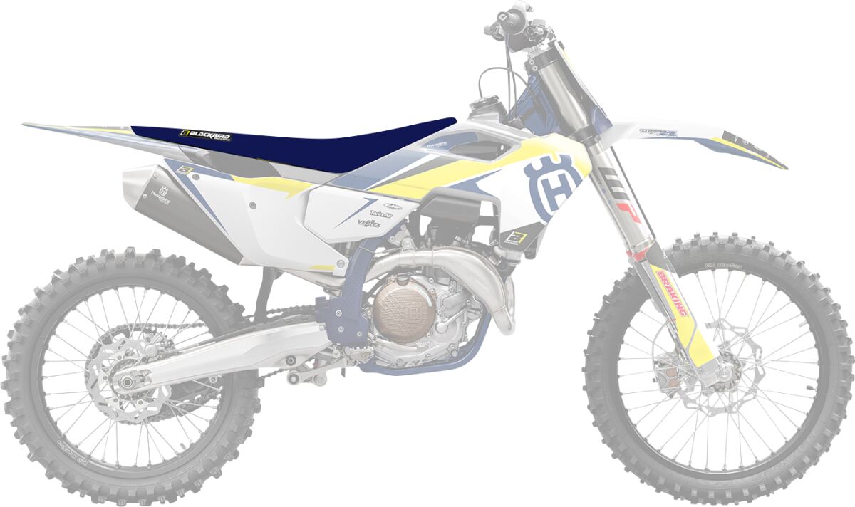 BLACKBIRD RACING SEATCVR REP HVA TROPHY 22 1626R6