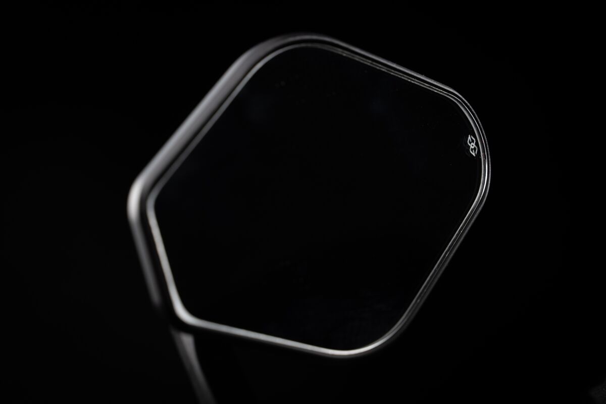 GILLES TOOLING STRATOS BAREND-MIRROR SYMMETRI M03-05-BD
