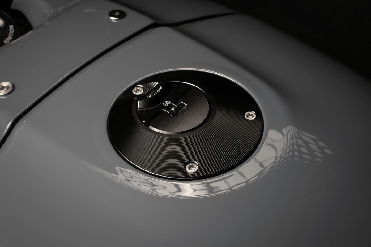 GILLES TOOLING FUEL CAP VER. 2 BLACK TRIUMPH FCAP2-B007-B