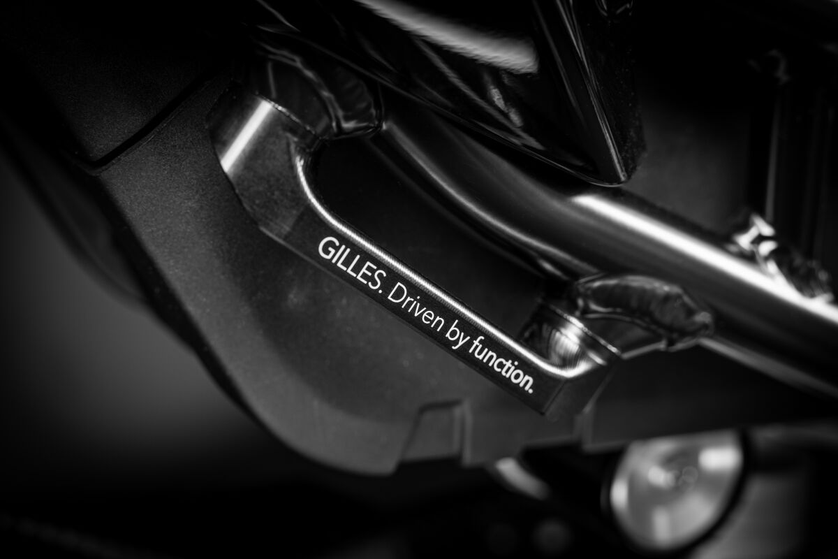 GILLES TOOLING PASSENGER PEG COVER BLACK BMW PPC-07-KIT-B
