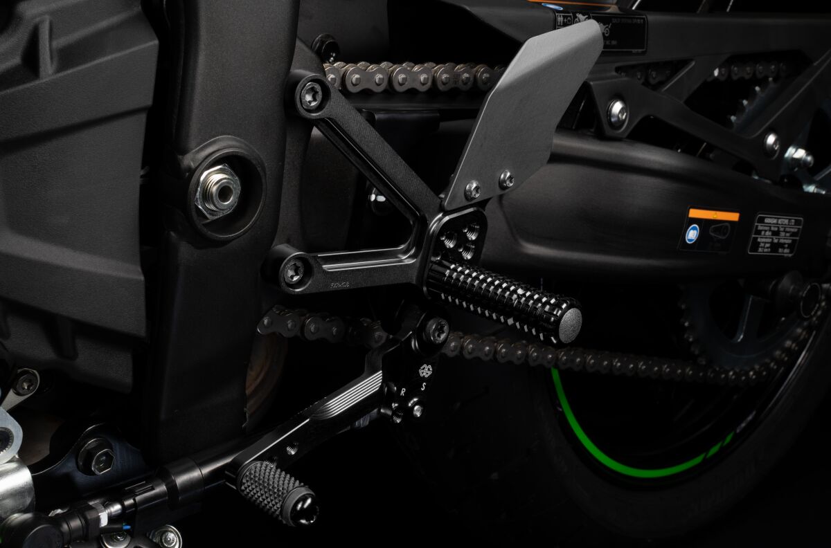 GILLES TOOLING REARSET FXR BLACK KAWAS. FXR-K08-B