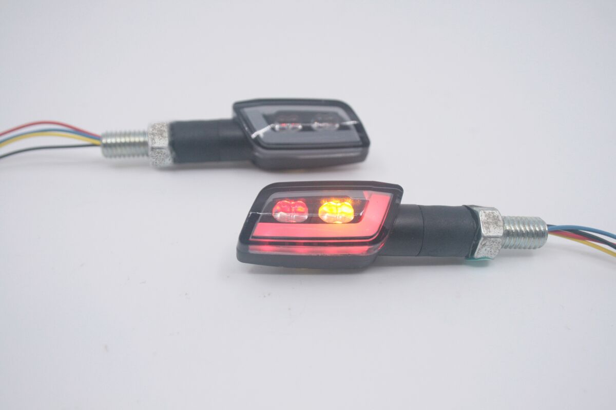 PARTS EUROPE TURNSIG W/TAILLIGHT 01320631